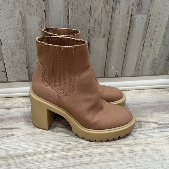 Dolce Vita Caster Cafe Canvas Chelsea Ankle Boot Lug Sole Size 6.5 Beige - Picture 1 of 8